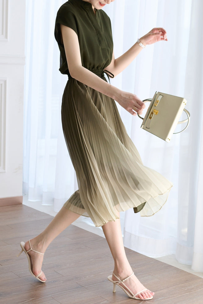 Ombre pleated midi dress with keyhole neck for women