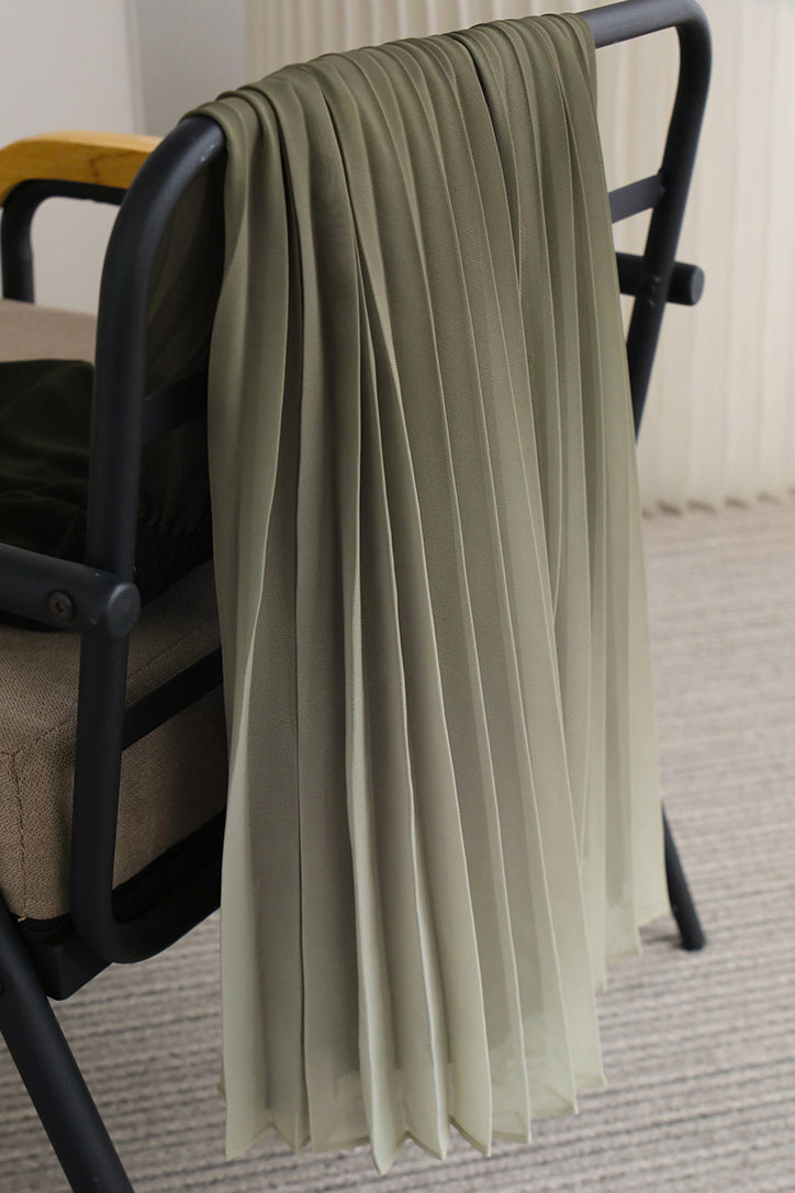 Ombre pleated midi dress with keyhole neck for women