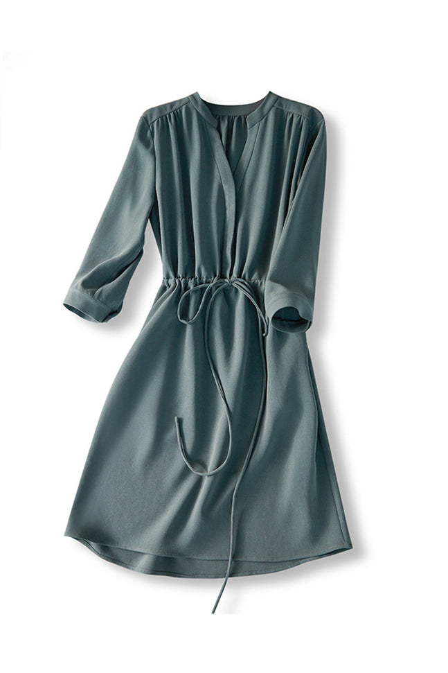 Skipper collar knee length dress with tie waist and pockets for women