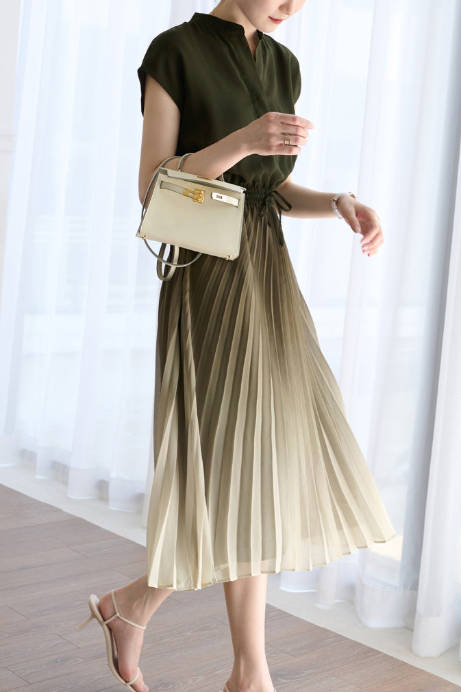 Ombre pleated midi dress with keyhole neck for women