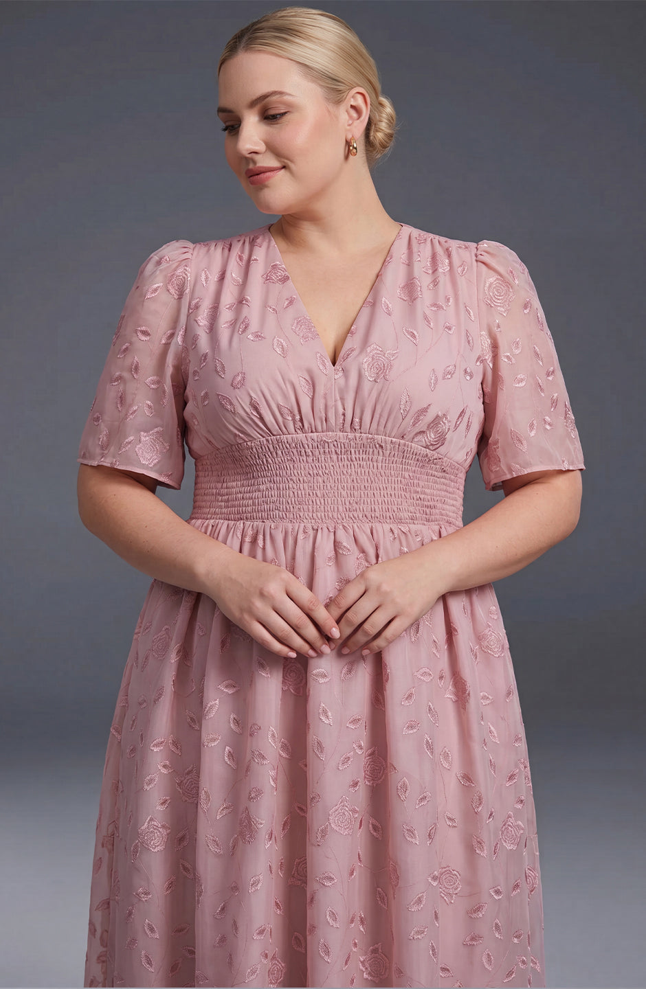 Plus size pleated maxi dress with high waist for women
