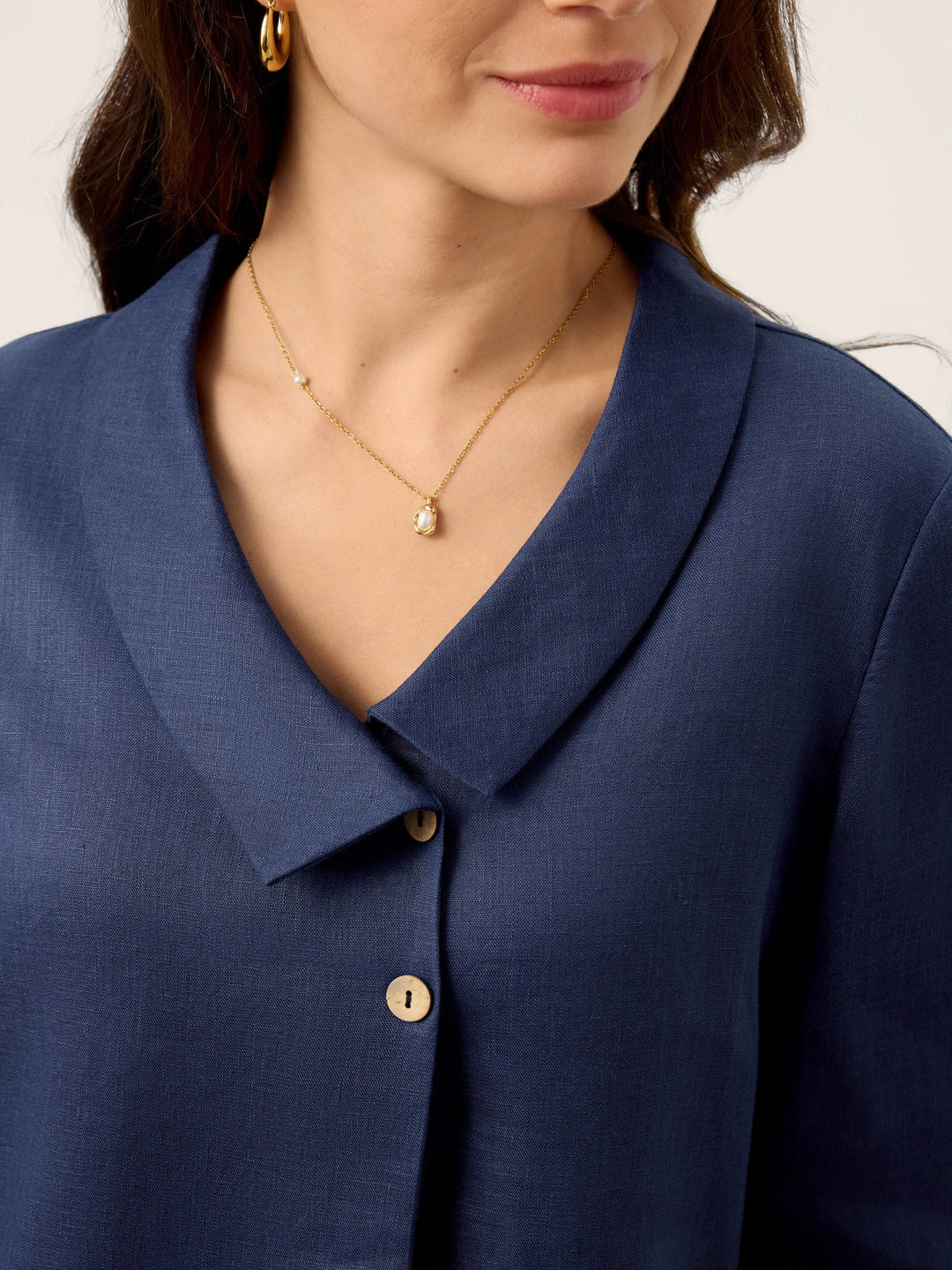 Linen pleat top with asymmetric collar for women