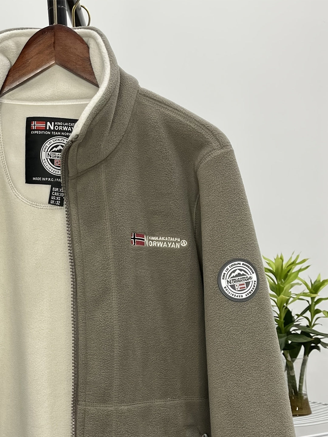 Julius Veste Polaire Outdoor Homme – Soft, Warm &amp; Light with Protective Collar