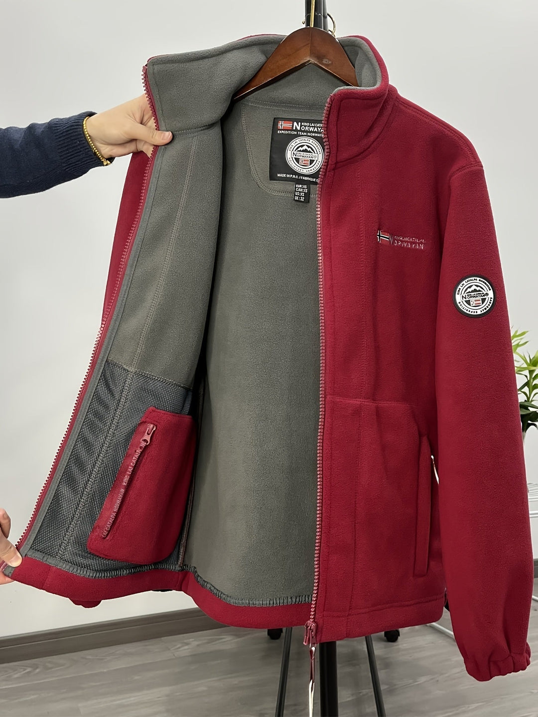 Julius Veste Polaire Outdoor Homme – Soft, Warm &amp; Light with Protective Collar