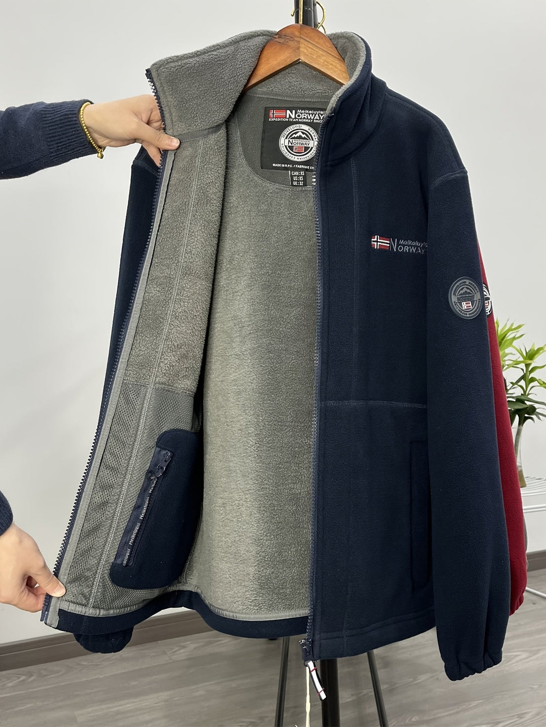 Julius Veste Polaire Outdoor Homme – Soft, Warm &amp; Light with Protective Collar