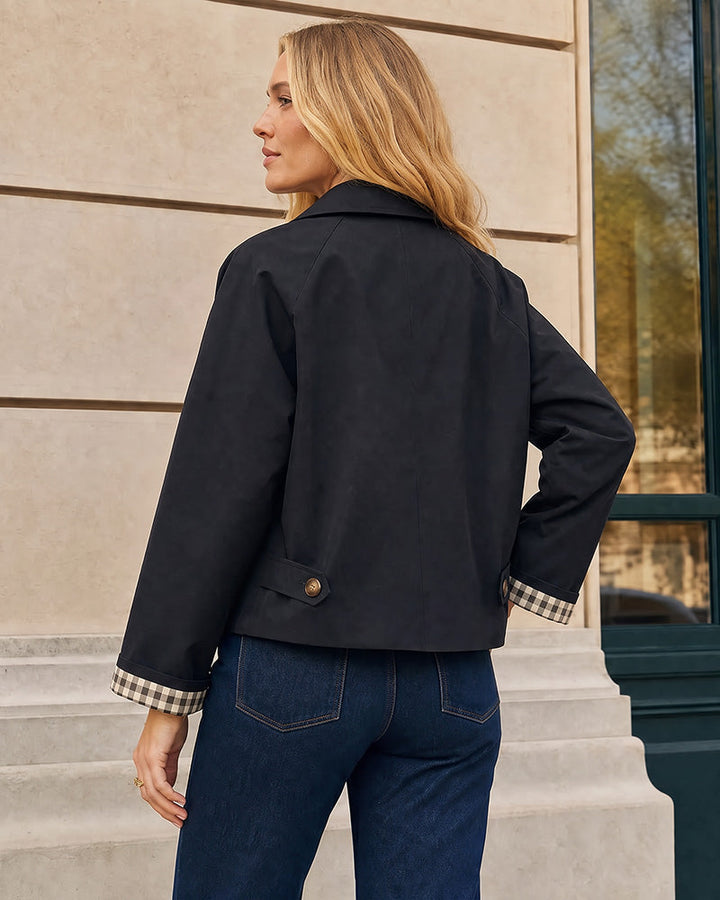 Cropped water-repellent trench jacket with check cuffs for women