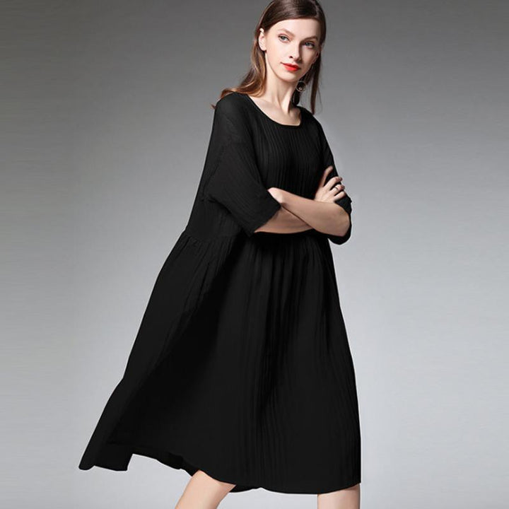 Plus size pleated midi dress with half sleeves for women