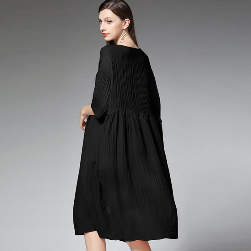 Plus size pleated midi dress with half sleeves for women