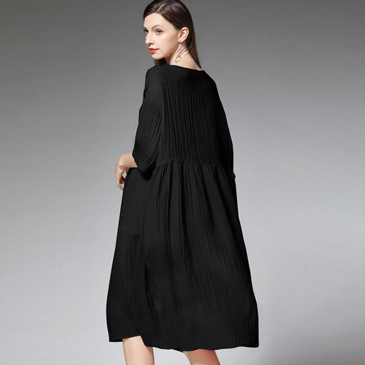 Plus size pleated midi dress with half sleeves for women