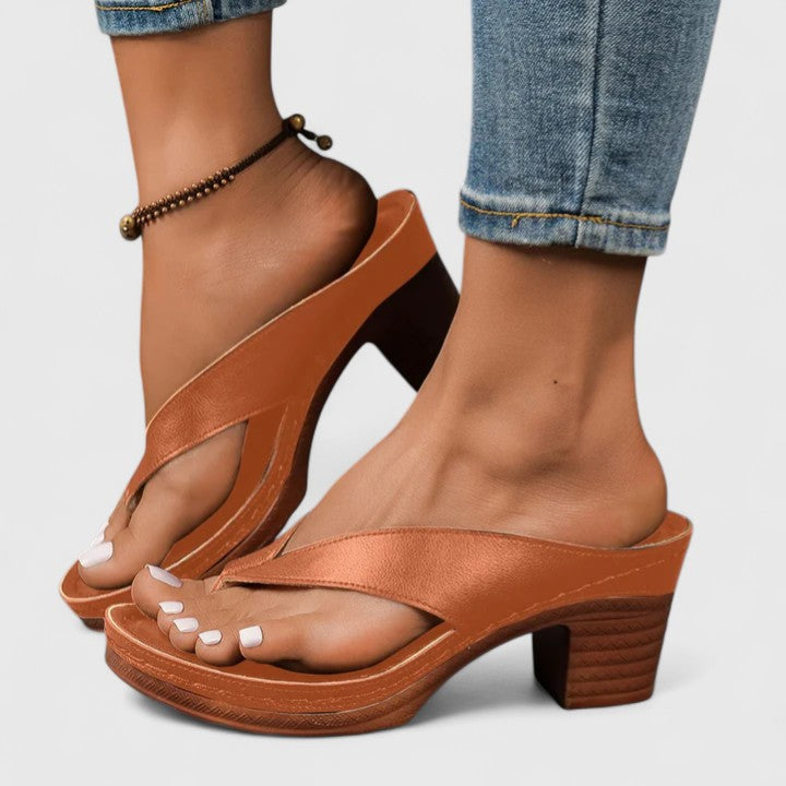 Block-heel toe-post sandals for women