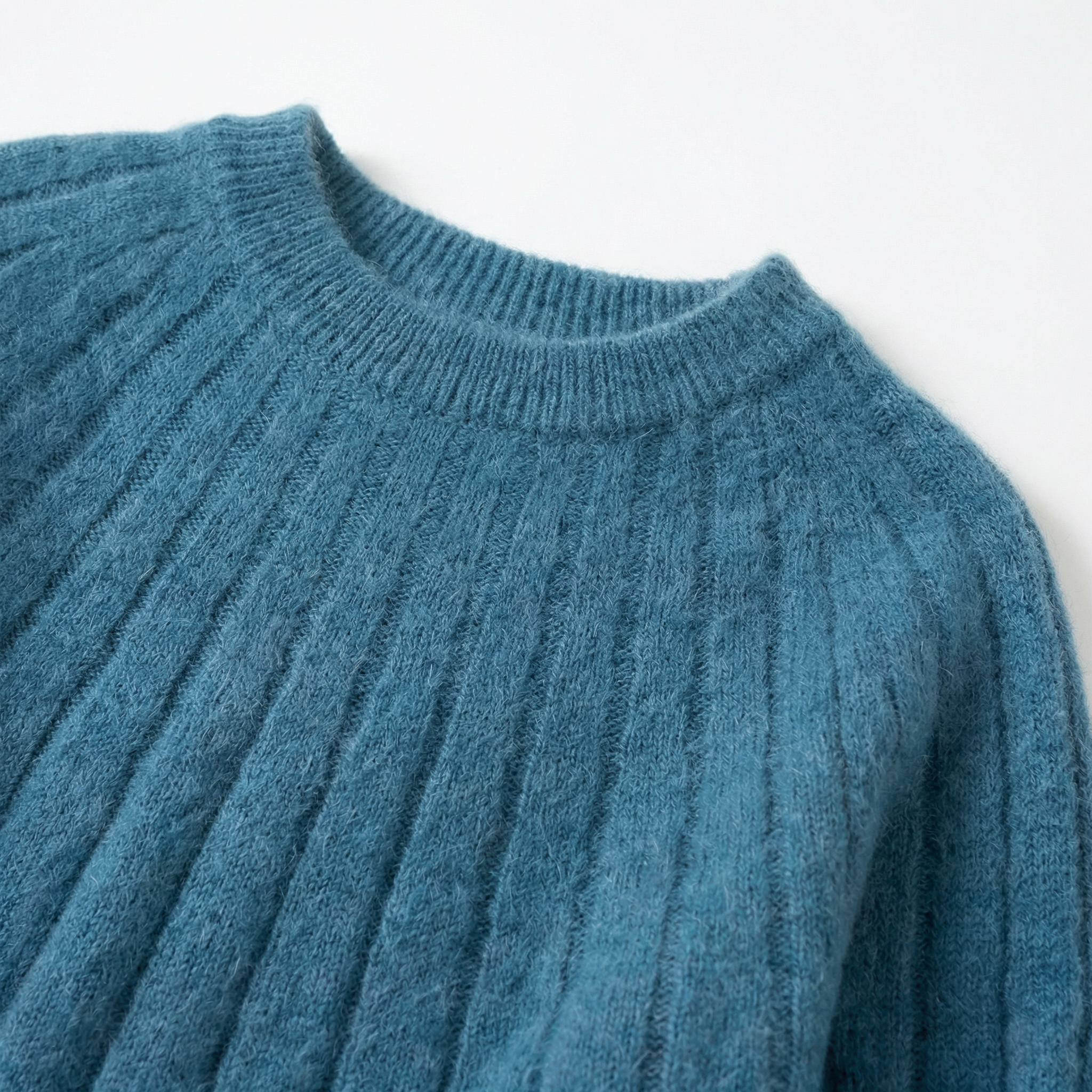 Women’s Knit Sweater – Round Neck Pullover