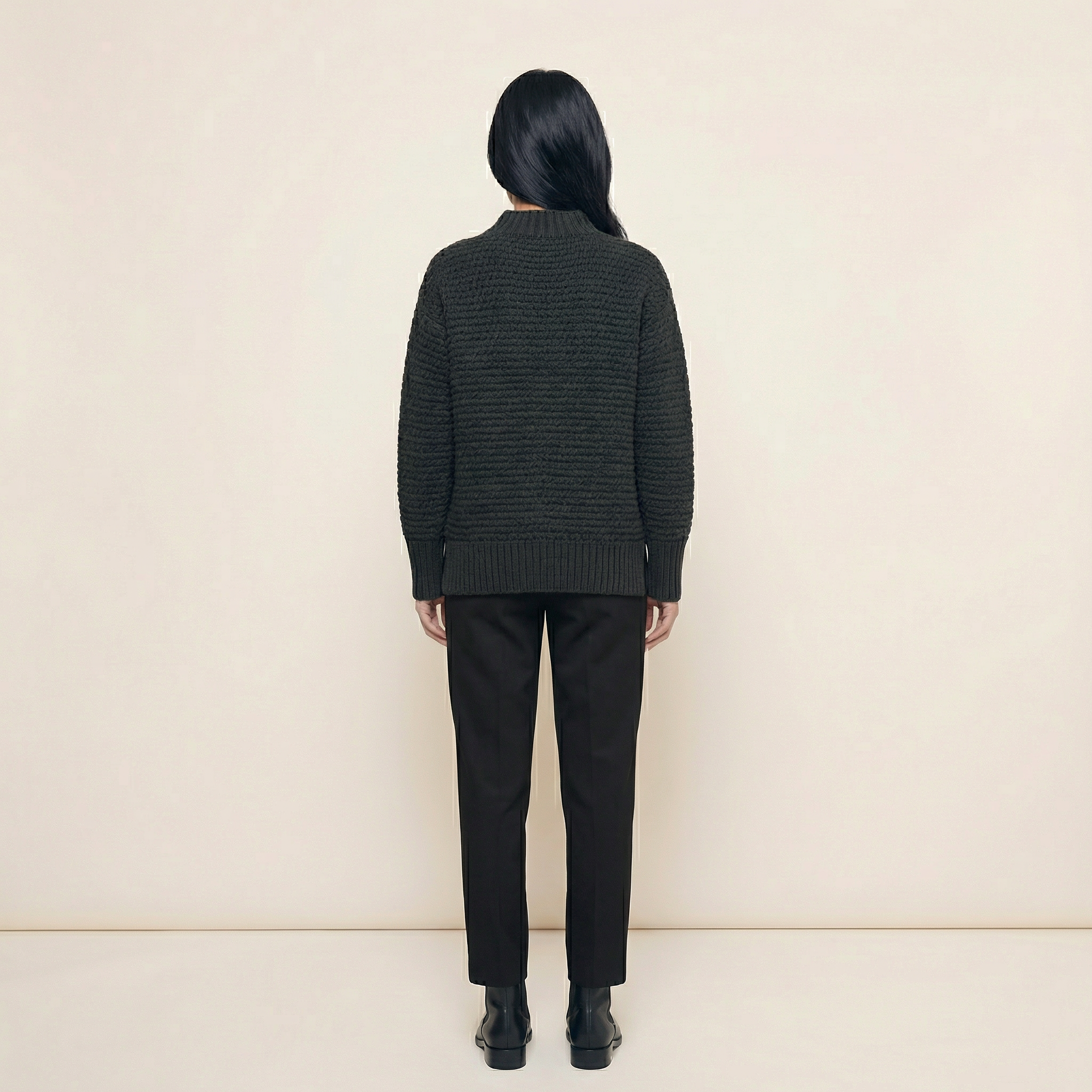 Women’s Solid Color Long Sleeve Knit Sweater – Crew Neck