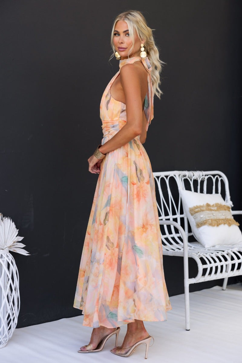 Sleeveless maxi dress with tie high neck for women