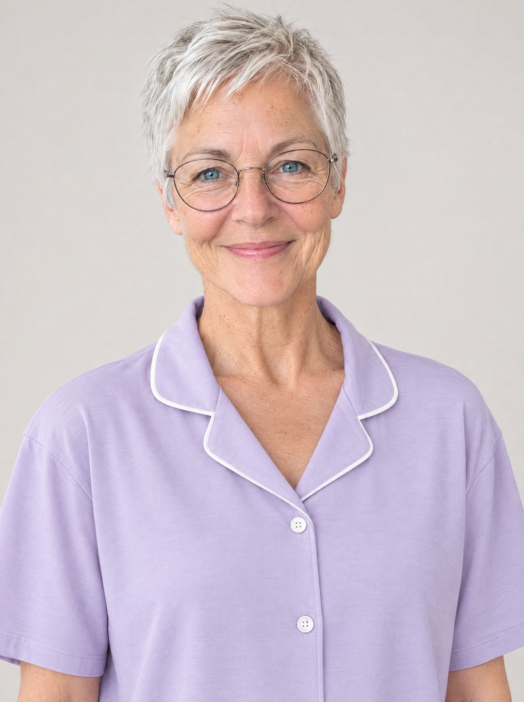 Notch collar short pyjama set, close-up of the collar and buttons