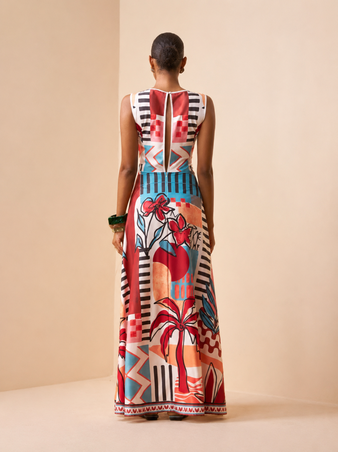 Maxi dress sleeveless with tropical art print for women